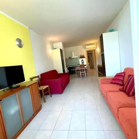 Luna 2 Apartment *